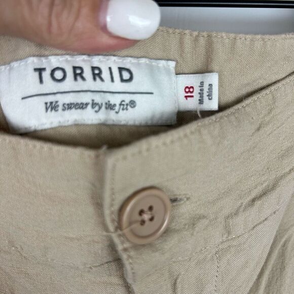 Torrid linen blend shorts size 18 khaki cuffed front pleat Y2K lined - Picture 6 of 10